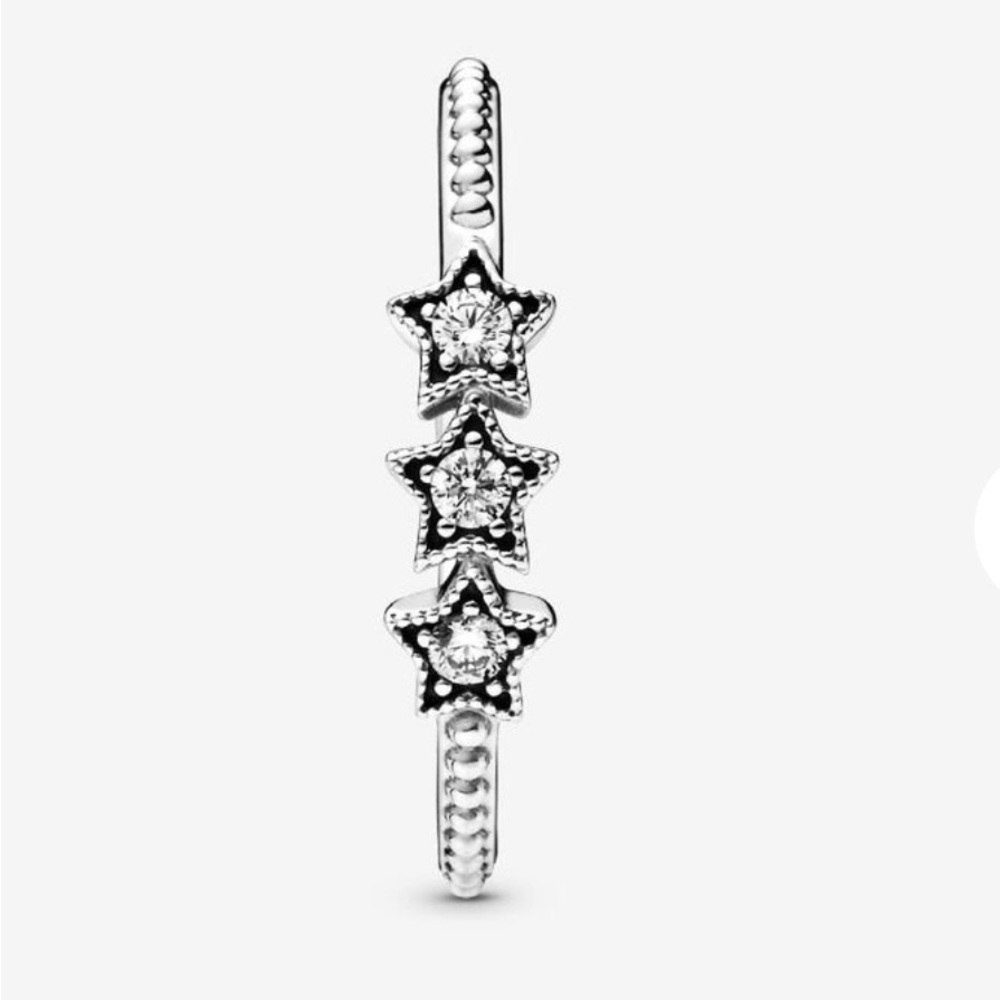 NEW Pandora Celestial Stars Ring
Sterling Silver